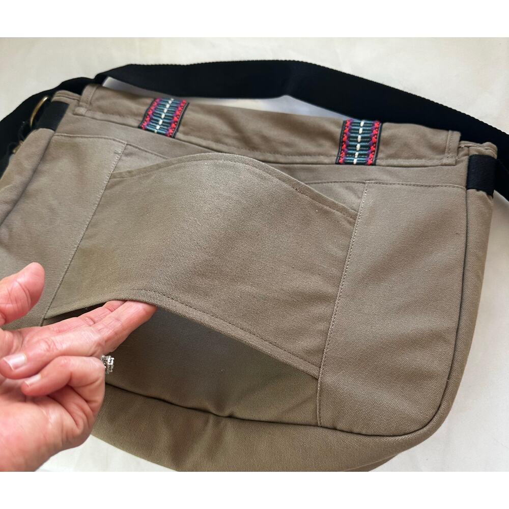Dakine Tan Laptop Bag with Black Straps - Picture 5 of 8